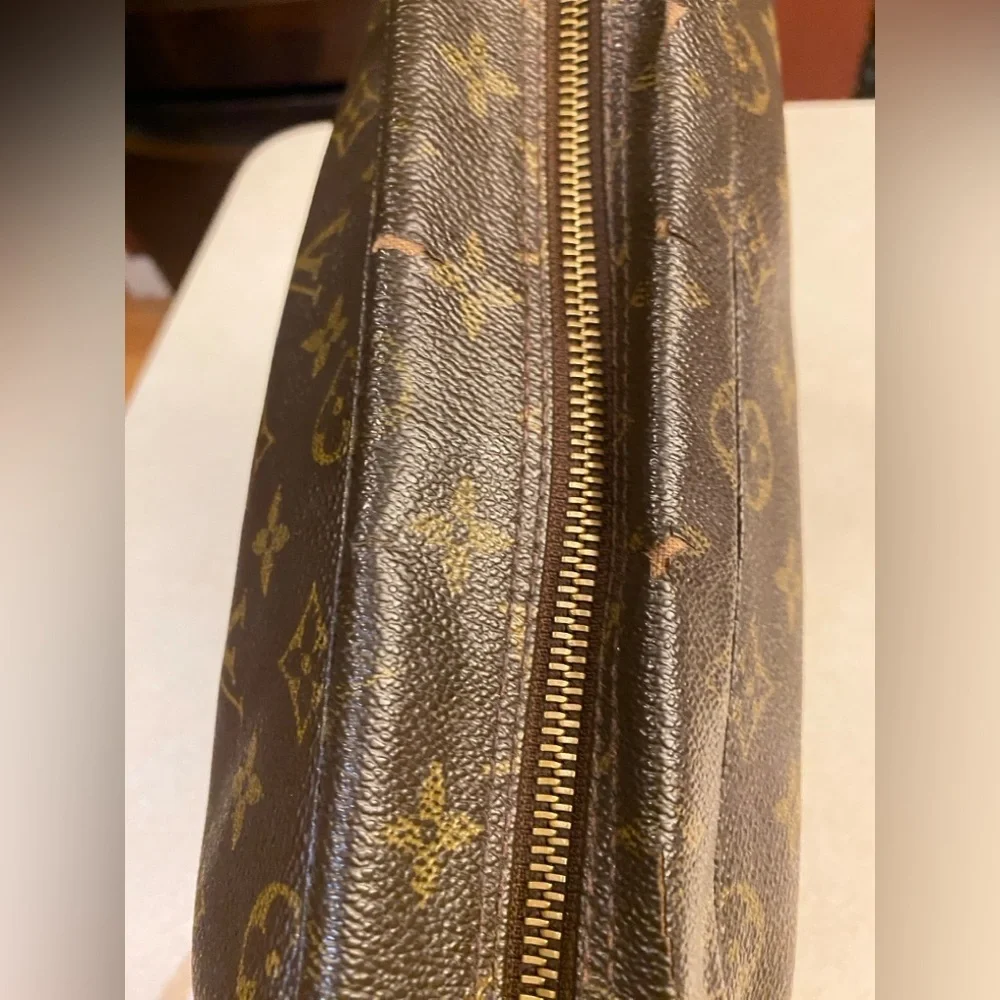 LOUIS VUITTON Monogram Trousse Toilette 28, Box, Dust, & Gift Bags, LV Card, EUC